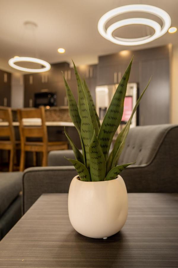 Quality Inn Sunshine Suites Terrace Exteriör bild