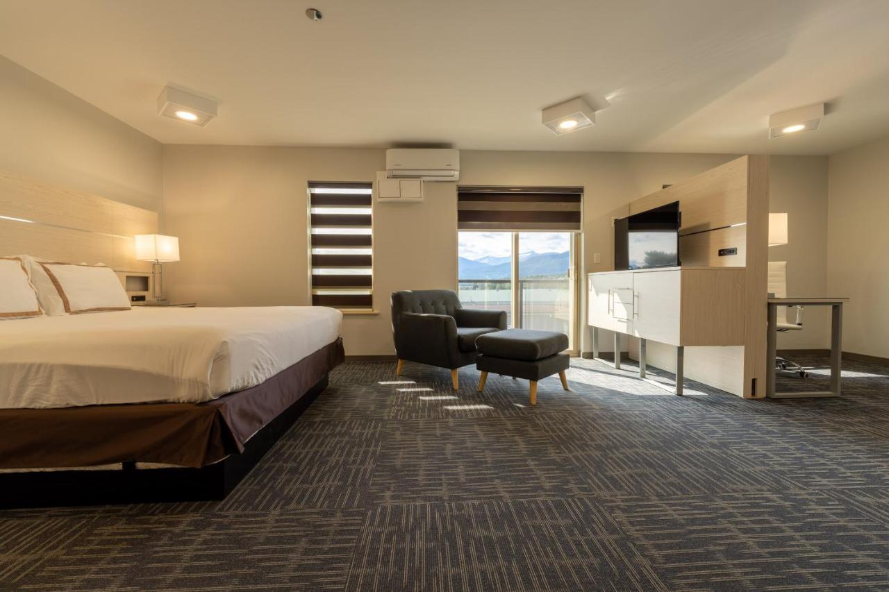 Quality Inn Sunshine Suites Terrace Exteriör bild