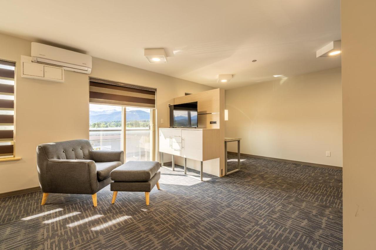 Quality Inn Sunshine Suites Terrace Exteriör bild