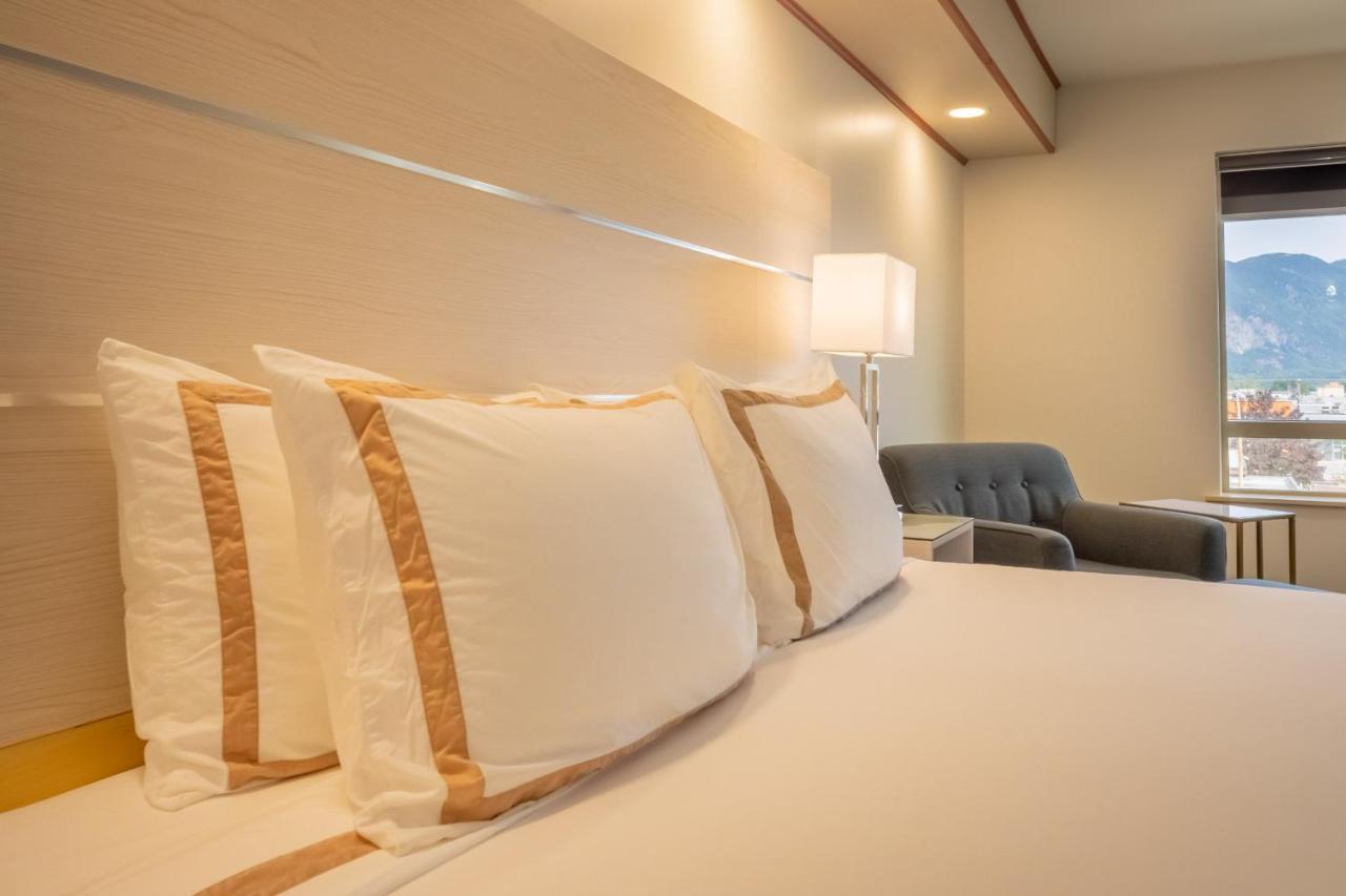 Quality Inn Sunshine Suites Terrace Exteriör bild