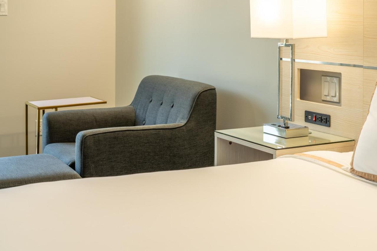 Quality Inn Sunshine Suites Terrace Exteriör bild