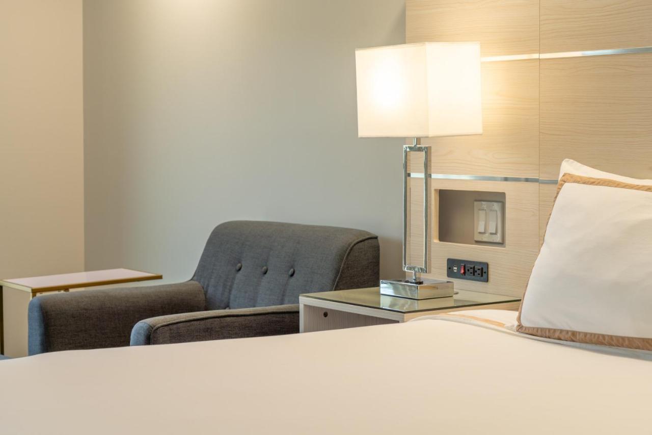 Quality Inn Sunshine Suites Terrace Exteriör bild