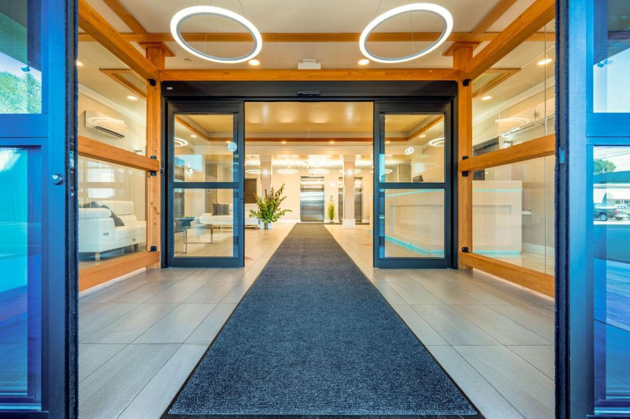 Quality Inn Sunshine Suites Terrace Exteriör bild